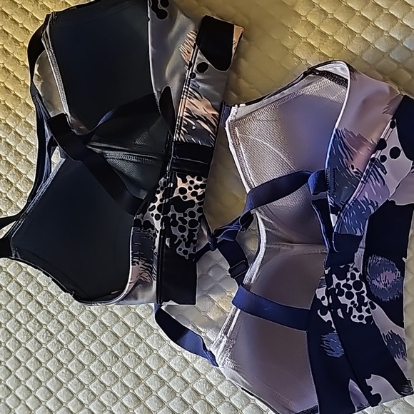 Under Armour sports bras - Picture 3 of 4